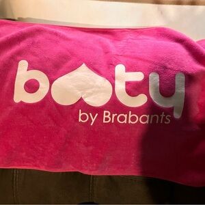 Booty by Brabants workout pink towel
